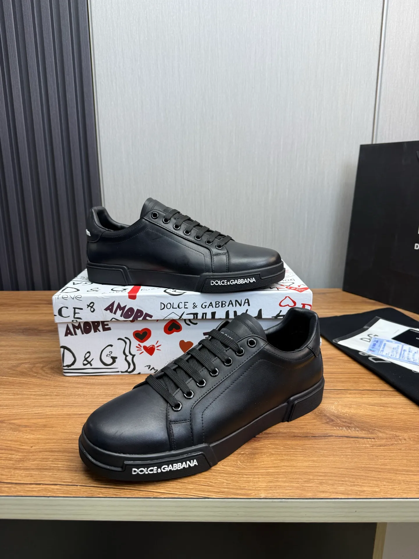 Men's men's shoes💰440💰Dolce & gabbana (DG) official website synchronized new models💥1 fashionable hot models: 1 Exclusive mold opening ✅Imported cowhide for the upper, unique brand style logo upper💥Sheepskin feet🐑Original private mold outsole✔️36-44 (38.45 custom-made, non-refundable)
